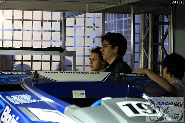 [炫耀文] Felipe Massa是誰?..很屌嗎?