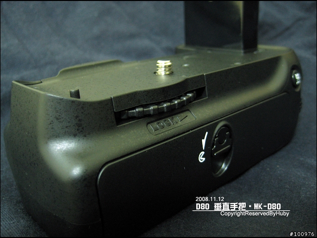 [開箱] (新增合體照) D80 垂直手把 MK-D80 開箱 (圖多)