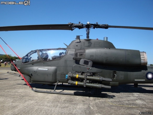 [台中新社]陸軍航空602旅-營區開放知性之旅(圖多)-新增油車和美眉