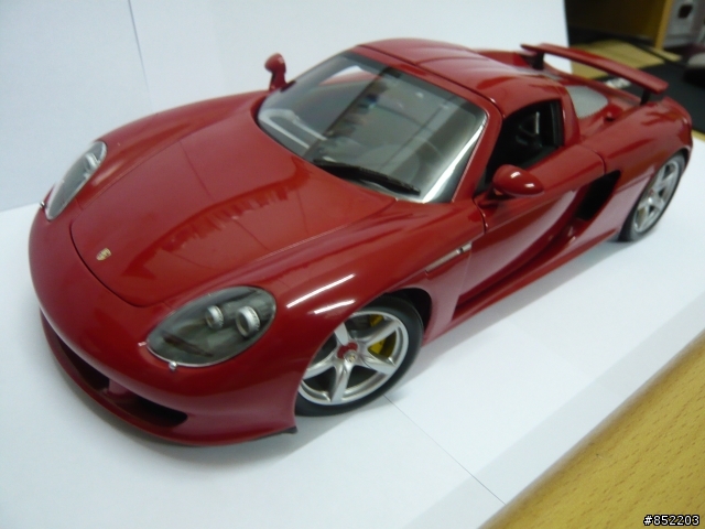 1/18~Porsche Carrera GT........紅色模型