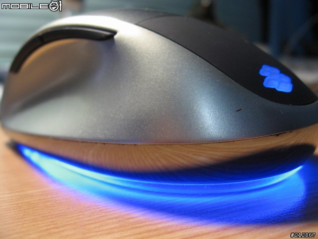 全表面制霸，Microsoft Explorer 無線藍光鼠