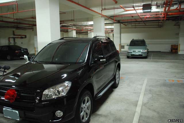 2008/11/21  期待已久的RAV4 黑色米內(E天窗)開箱文 啦