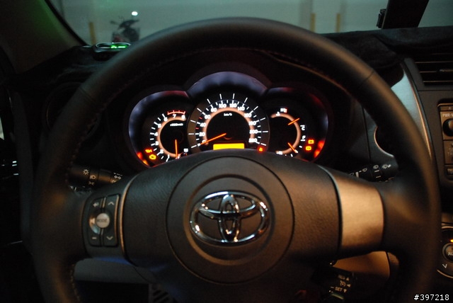 2008/11/21  期待已久的RAV4 黑色米內(E天窗)開箱文 啦