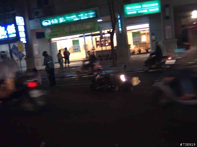 [討論交通事故] 各位年輕車友及有年紀的車友.行經路口車速請放慢