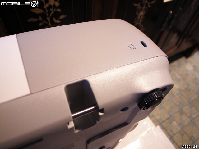 [開箱] 驚!!!!不用VGA也能傳輸  Epson EB-X6投影機