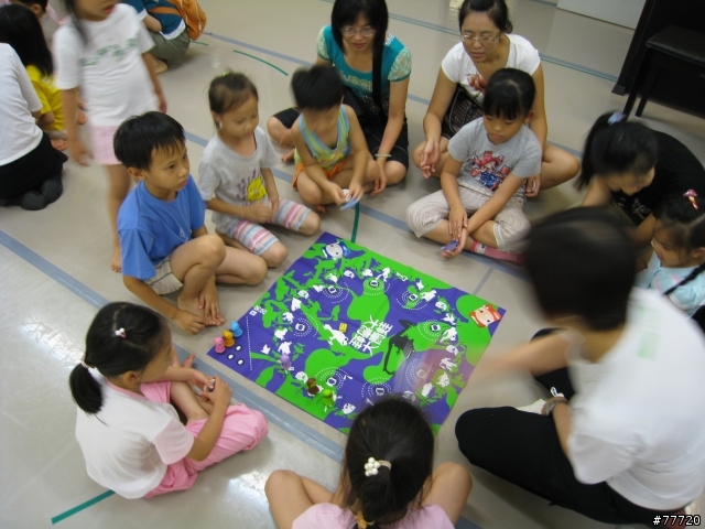 《分享     身體遊戲寶盒》親子互動.......圖多