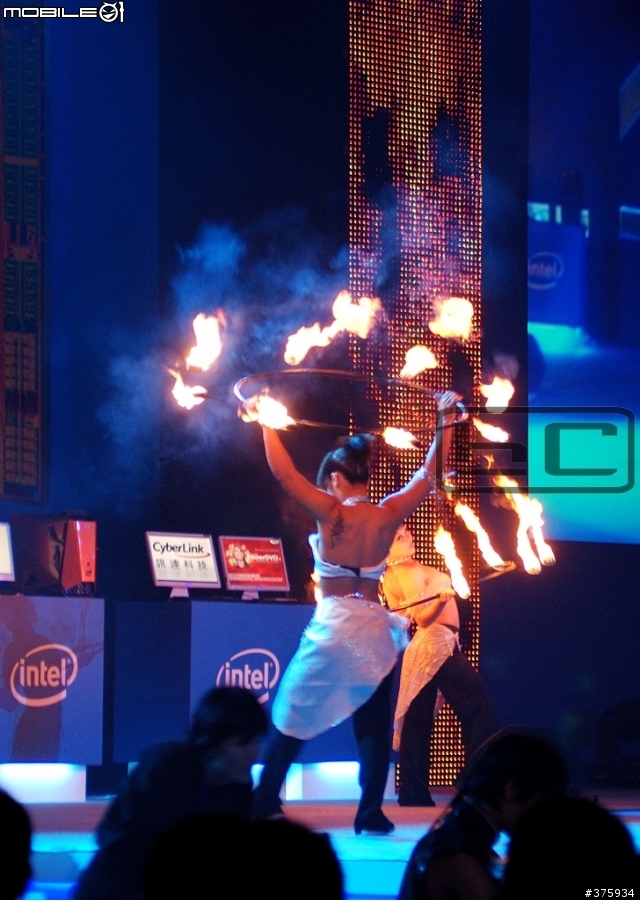[08-11-18]  Intel i7 發表會-不專業報導(內含福利圖~^_^)