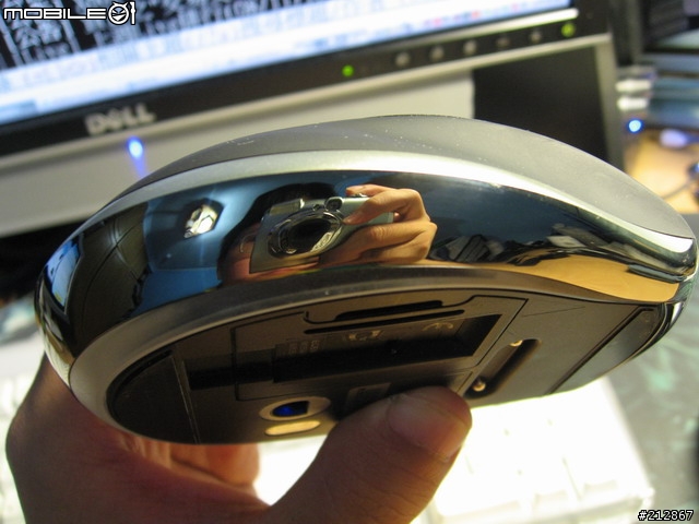 全表面制霸，Microsoft Explorer 無線藍光鼠