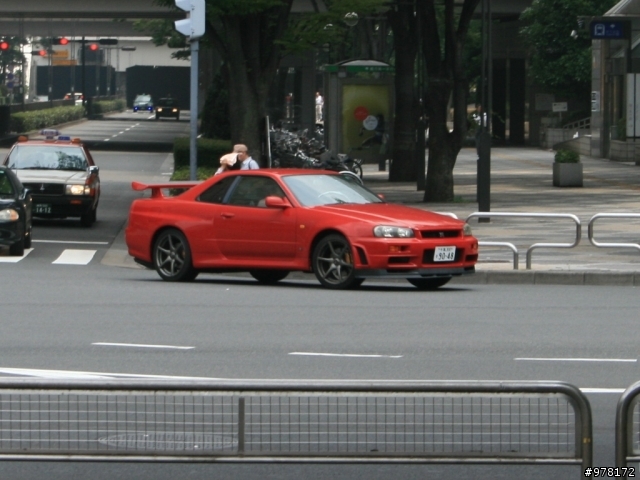 日本拍到的GT-R R35/34