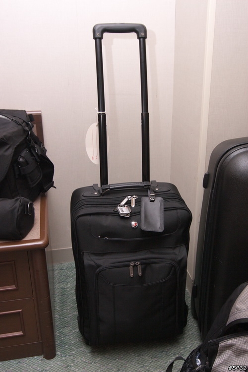 有氣墊，就安心～Targus 商旅氣墊登機箱 17"