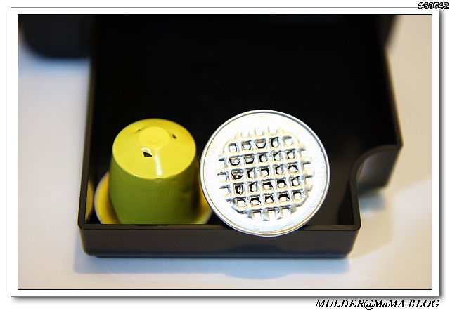 [MoMo桑分享] Nespresso C100咖啡機: 每天無限好心情的開始