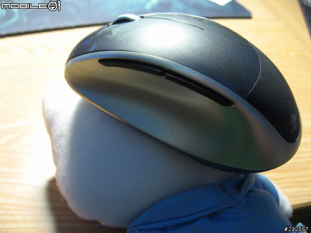 全表面制霸，Microsoft Explorer 無線藍光鼠