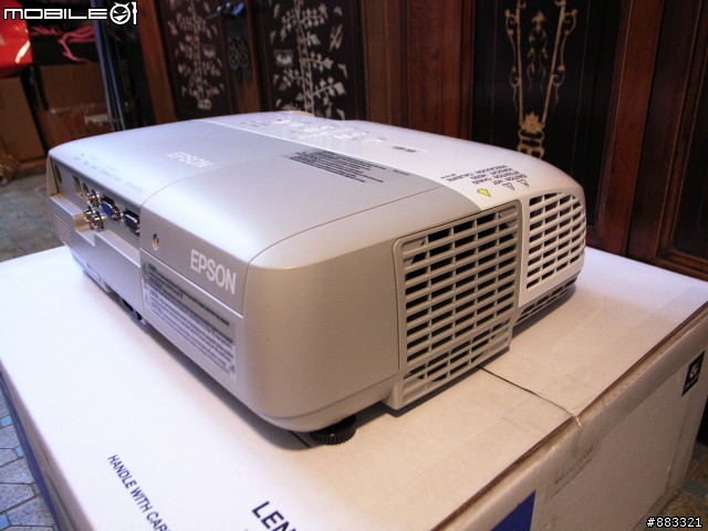 [開箱] 驚!!!!不用VGA也能傳輸  Epson EB-X6投影機