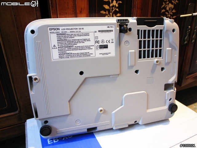 [開箱] 驚!!!!不用VGA也能傳輸  Epson EB-X6投影機
