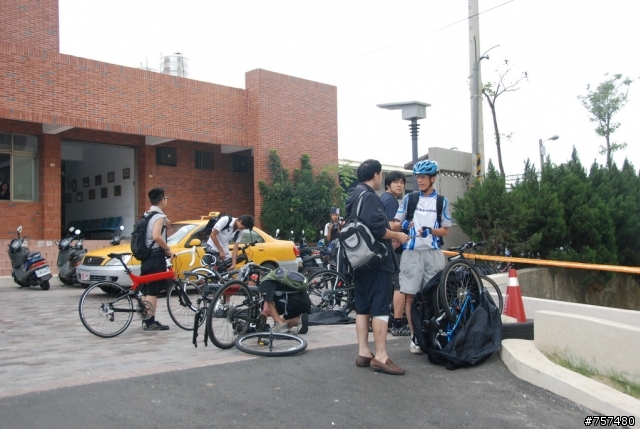 2008年11月08日 – 中大折成軍 + 三義車站→勝興車站→龍騰斷橋→鯉魚潭→泰安車站→后里車站