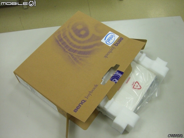 開箱"秤重PK!" BenQ S33PT02 vs. Macbook & HP Compaq B1204