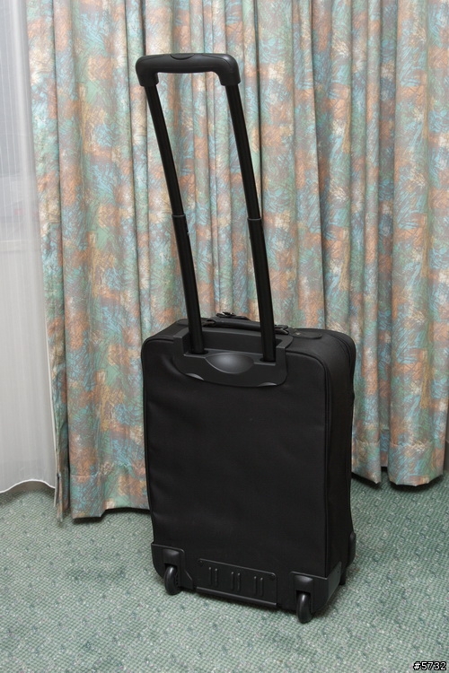 有氣墊，就安心～Targus 商旅氣墊登機箱 17"