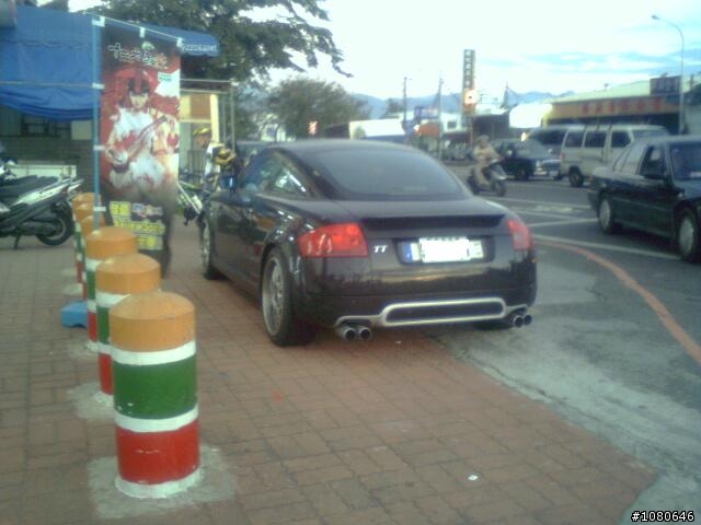 路上看到的Audi TT