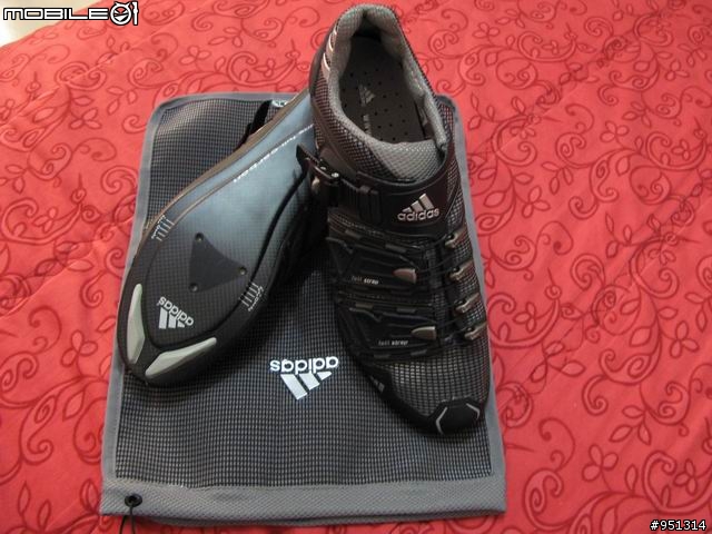 這次換我踢到箱子了Adidas adistar ultra SL + LOOK KEO Carbon black
