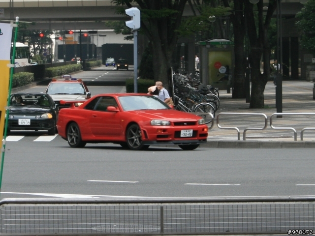 日本拍到的GT-R R35/34