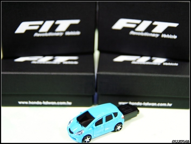 FIT 開箱文 (這樣算嗎) ^^