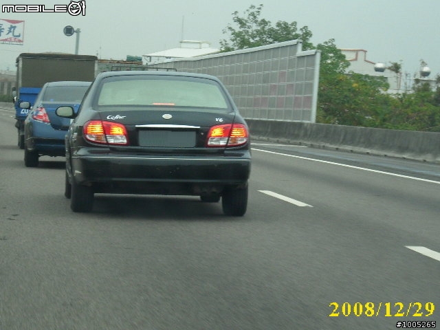 2009 Teana 250XL 偽裝車今天在中山高被我抓包了...