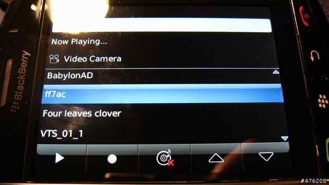 小水果的進化：BlackBerry storm開箱