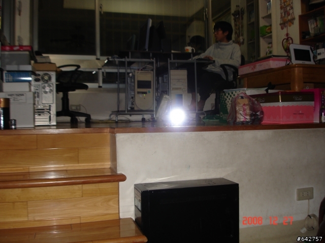 DIY  三個P4 LED高亮度自行車燈，稍後補上完整燈型