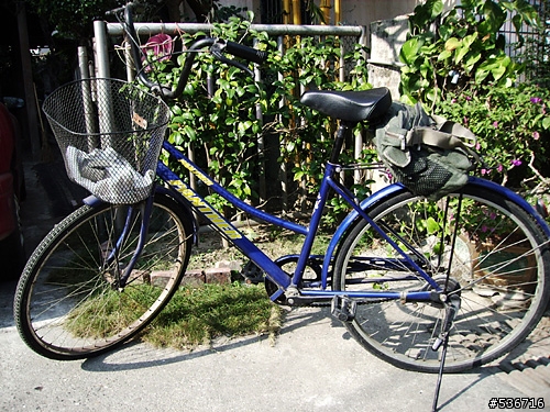 嘰嘰叫! = 單速淑女車  上古坑喝咖啡 = (圖多)