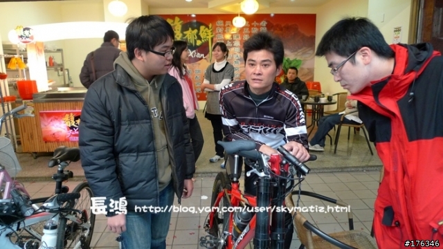 【臨時約吃】12/6(六) 下午四點 藥膳麻辣魯味 一樓有照片