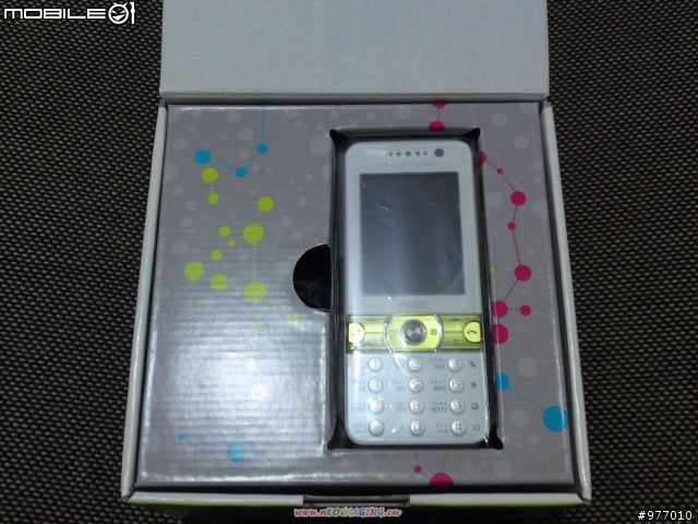 {經典白綠配} Sony ericsson k660i開箱文