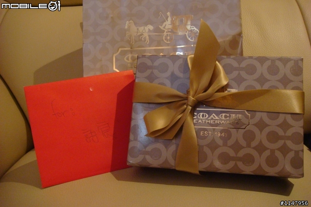 Coach Leatherware EST. 1941經典的C logo 咖啡色 手拿包