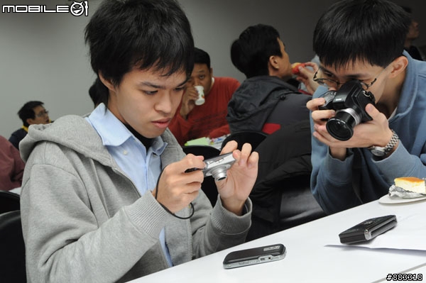 BlackBerry Bold 9000與Mobile01網友的快樂下午茶之約