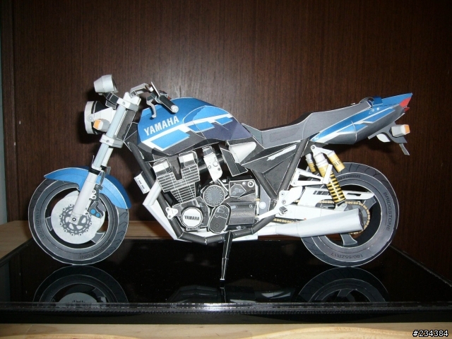 Yamaha XJR1300 紙模型