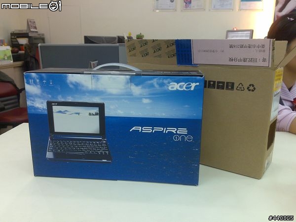 [阿咪愛開箱]遲來的巧遇 宏碁Acer Aspire One 珍珠白小筆電