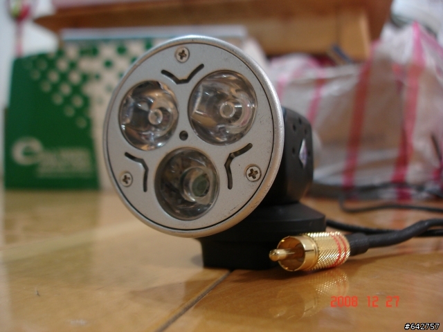 DIY  三個P4 LED高亮度自行車燈，稍後補上完整燈型