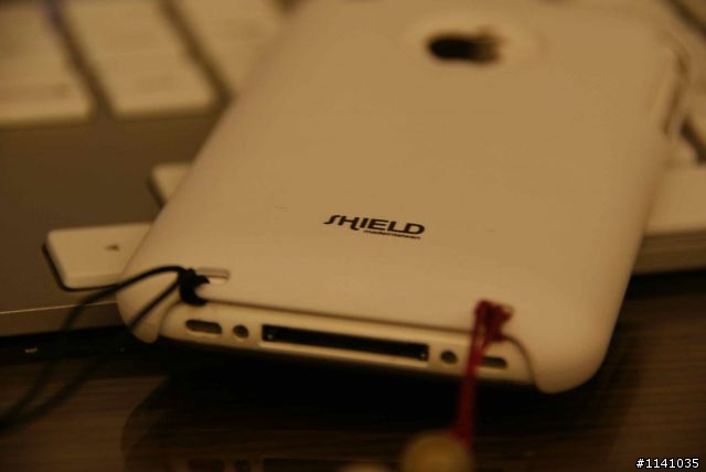 （開箱文）我的iphone新衣服 mit  SHIELD