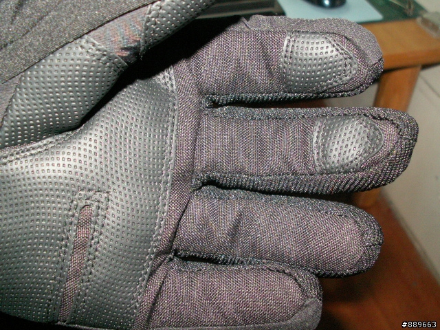 不專業沒箱可開的開箱分享.....好事多賣的手套....