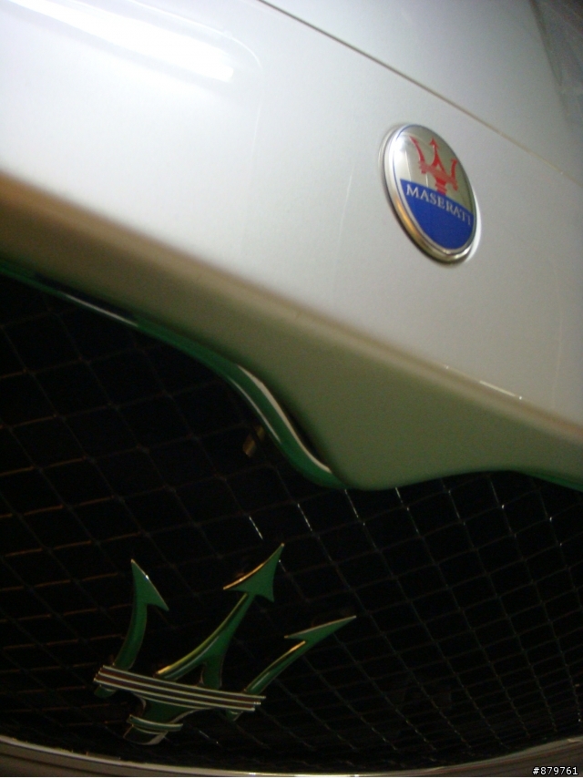 ［分享］停車場遇到09年式的Maserati Quattroporte