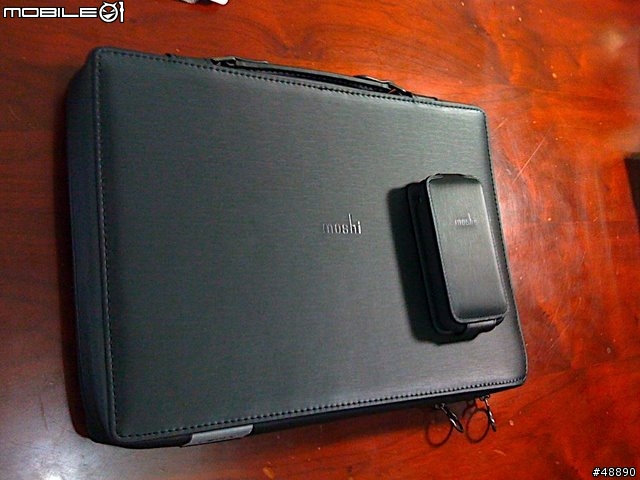 天冷了，幫您的iphone加件衣服吧! ----- Moshi Concerti 皮套