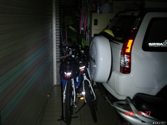 DIY  三個P4 LED高亮度自行車燈，稍後補上完整燈型