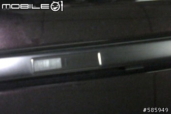 新馬六 車頂 掉了一個小零件 = =