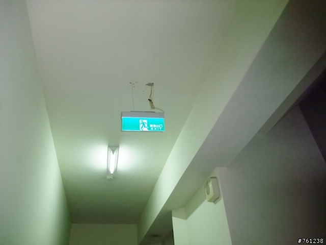 LED緊急逃生燈這樣安裝工程算OK嗎??