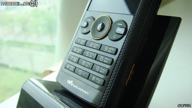 [喚醒體內的W細胞]Sony Ericsson W902 搖滾上市