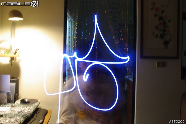大家一起來分享手電筒作畫吧!!