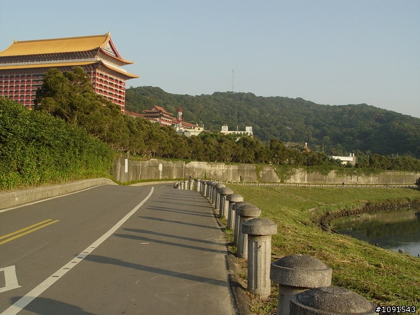 【騎車分享】意志堅定之老男人完成..大屯山主峰助航站挑戰分享
