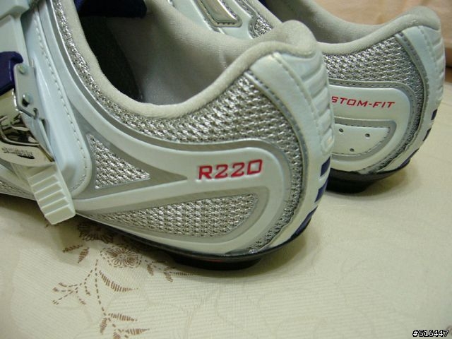 [分享]SHIMANO SH-R220E 卡鞋開箱文