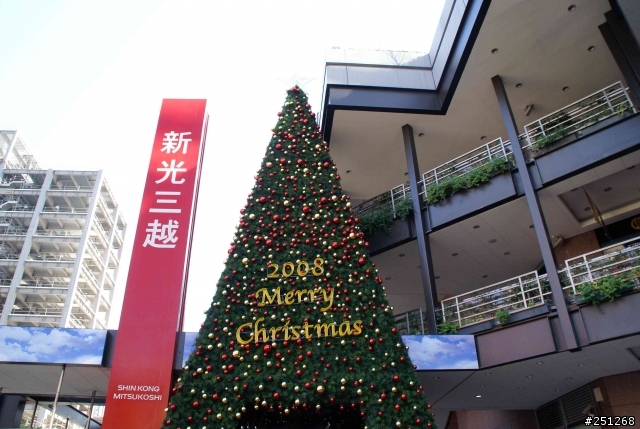 祝大家聖誕節快樂~~送上台北市的聖誕樹