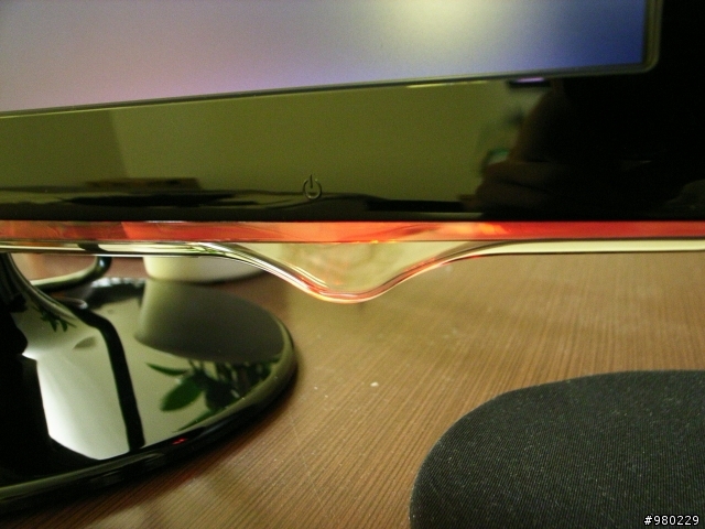 [ 開箱 ] 拜請拜請 之 LG W2261V 夢中開箱