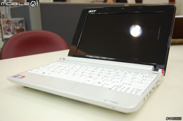 [阿咪愛開箱]遲來的巧遇 宏碁Acer Aspire One 珍珠白小筆電